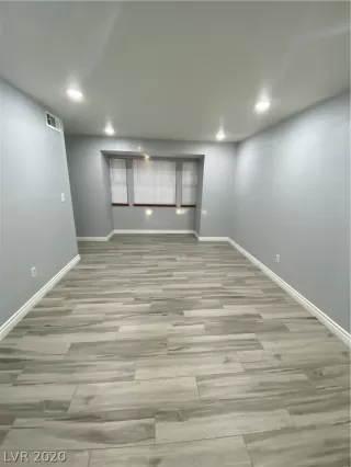 Photo #1: 2196994 Listing 