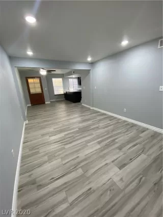 Photo #2: 2196994 Listing 
