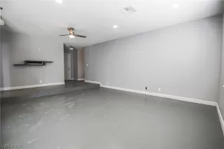 Photo #5: 2197068 Listing 