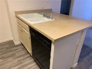 Photo #5: 2197198 Listing 