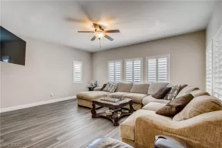 Photo #5: 2197293 Listing