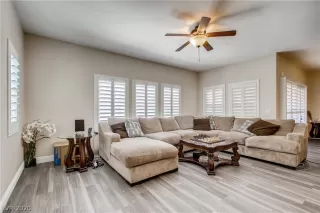 Photo #6: 2197293 Listing