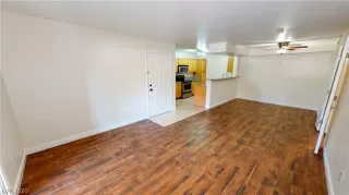 Photo #4: 2197333 Listing