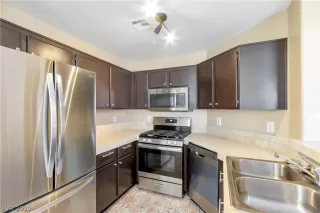 Photo #5: 2197347 Listing 