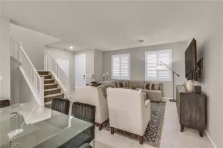 Photo #3: 2197392 Listing 