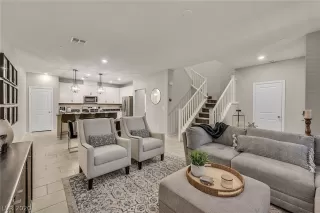 Photo #4: 2197392 Listing 