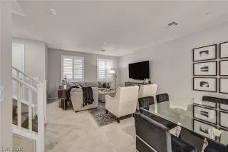 Photo #5: 2197392 Listing 