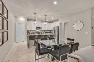 Photo #6: 2197392 Listing 