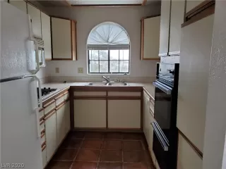 Photo #3: 2197488 Listing 