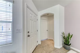 Photo #3: 2197732 Listing