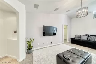 Photo #4: 2197732 Listing