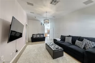 Photo #5: 2197732 Listing