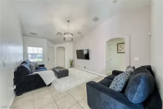 Photo #6: 2197732 Listing