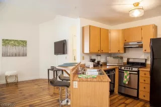 Photo #4: 2197735 Listing