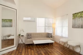 Photo #5: 2197735 Listing