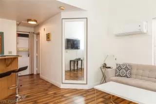 Photo #6: 2197735 Listing