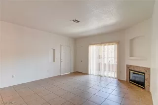 Photo #4: 2197762 Listing