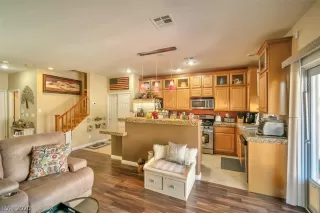 Photo #3: 2197789 Listing 