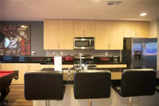 Photo #3: 2197853 Listing