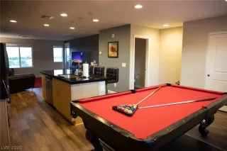 Photo #5: 2197853 Listing