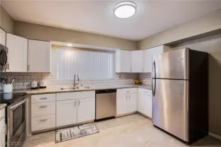 Photo #5: 2197857 Listing 