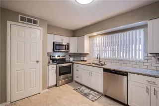 Photo #6: 2197857 Listing 