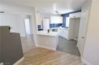 Photo #2: 2197881 Listing 