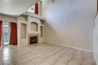 Photo #4: 2197891 Listing