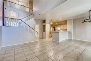 Photo #5: 2197891 Listing