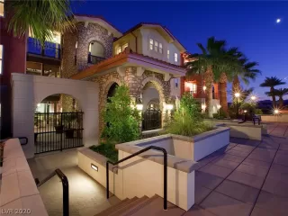 Photo #1: 2197943 Listing 