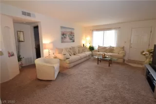 Photo #5: 2197968 Listing