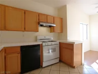 Photo #5: 2197975 Listing