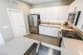 Photo #3: 2197986 Listing 