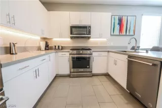 Photo #5: 2197986 Listing 