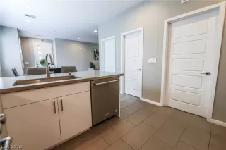 Photo #6: 2197986 Listing 