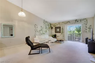 Photo #5: 2198100 Listing