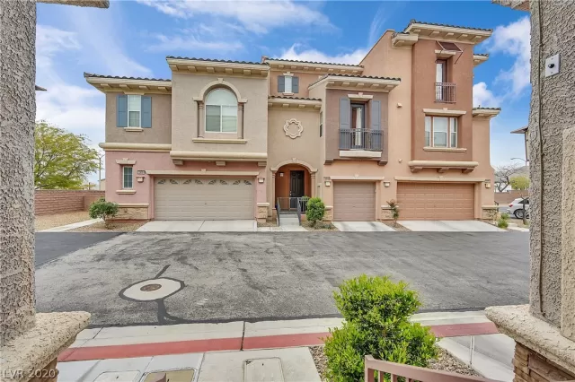 MLS: 2198133 Condo For Sale