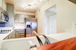 Photo #5: 2198240 Listing