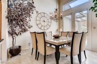 Photo #3: 2198251 Listing 