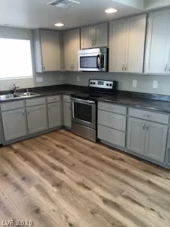 Photo #1: 2198332 Listing 