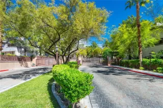 Photo #3: 2198359 Listing