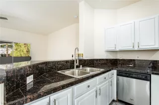 Photo #6: 2198359 Listing