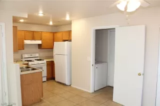 Photo #6: 2198409 Listing