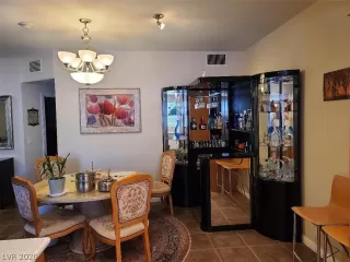 Photo #5: 2198524 Listing