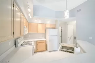 Photo #5: 2198581 Listing