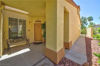 Photo #5: 2198688 Listing