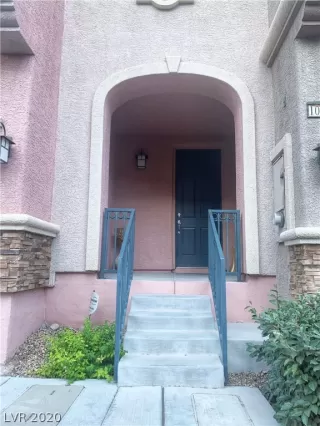 Photo #3: 2198709 Listing