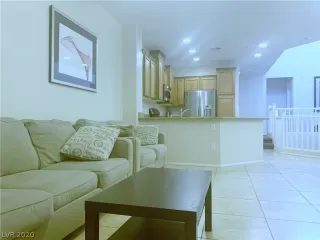 Photo #4: 2198709 Listing