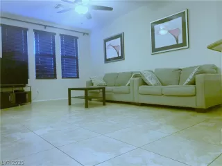 Photo #5: 2198709 Listing