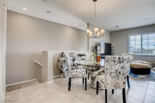 Photo #4: 2198883 Listing